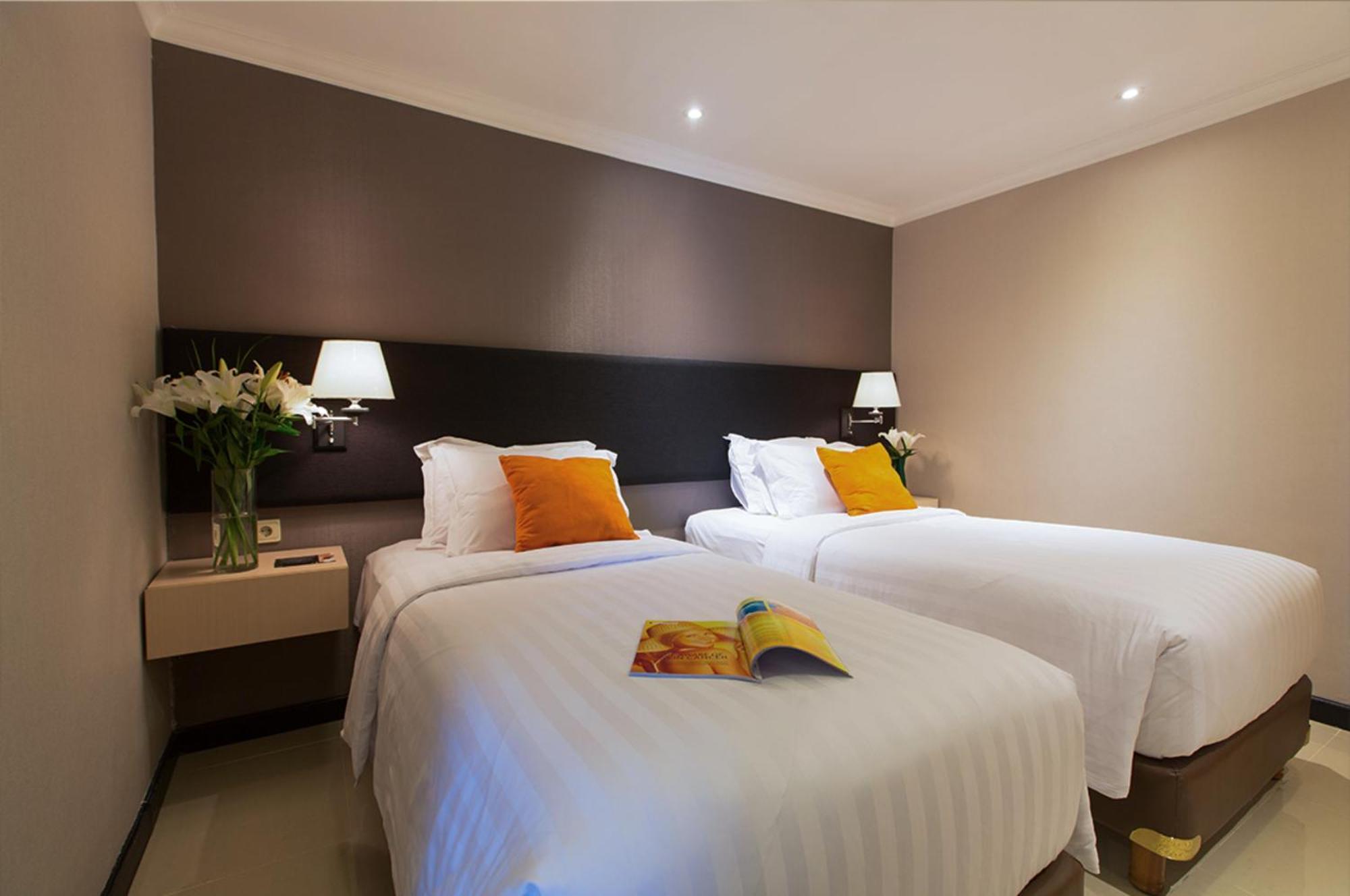 Kristal Hotel Giacarta Esterno foto
