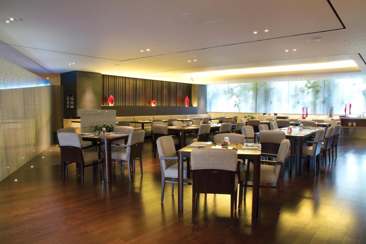 Kristal Hotel Giacarta Esterno foto